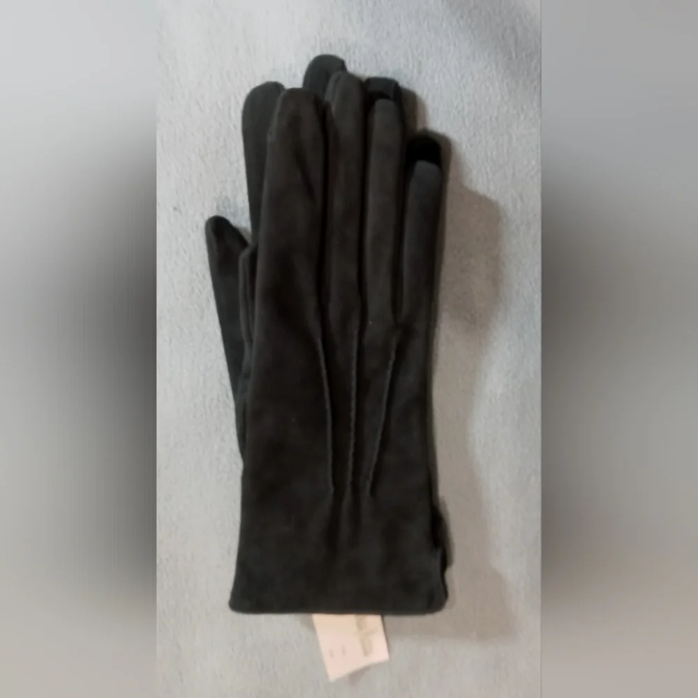 NEIMAN MARCUS | Deep Green Cashmere Gloves